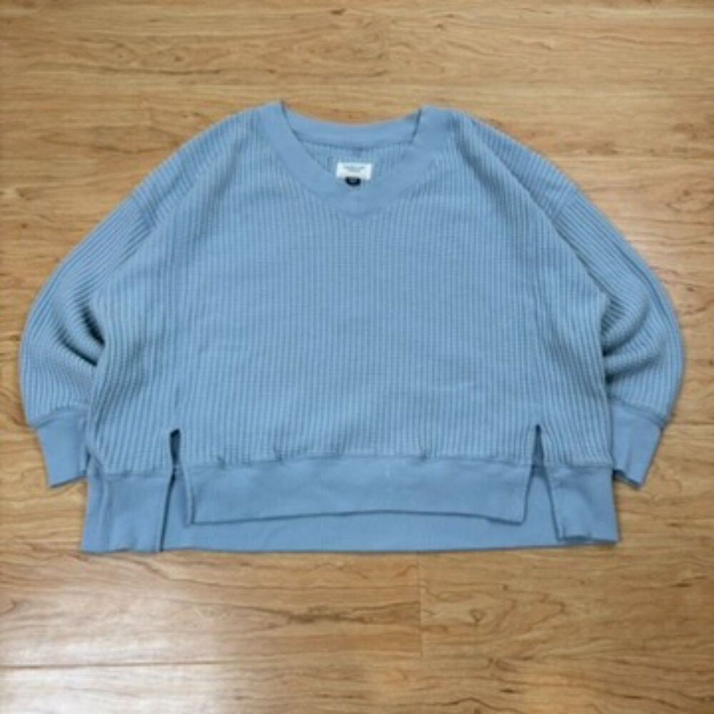 American Eagle Size Small Light Blue Waffle Knit V-Neck Pullover Sweater